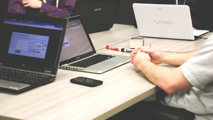 Tips For a Clean and Organized Workspace
